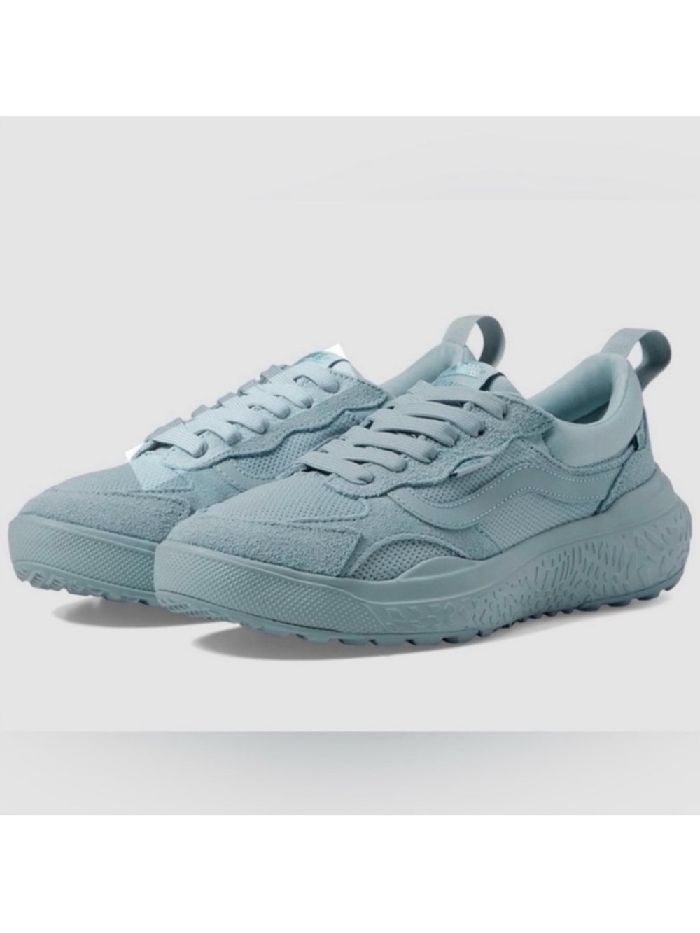 Vans UltraRange Neo VR3 MTE
'Mono Blue' Women 12.0 US
Mens 10.5 US